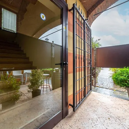 Casello A1, Sud - Aurora Charming 3*